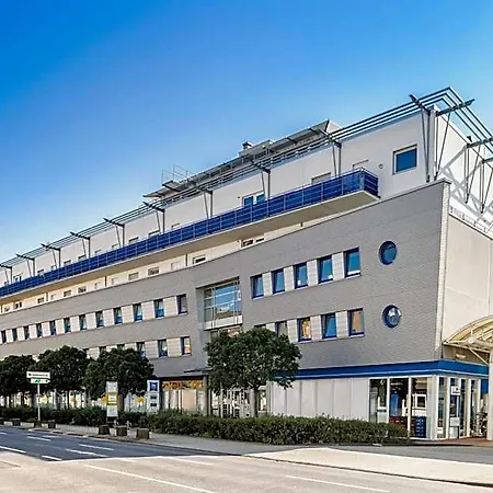 Ibis Budget Am Innenhafen * דיסבורג