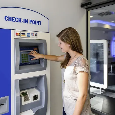 Ibis Budget Am Innenhafen Szálloda Duisburg